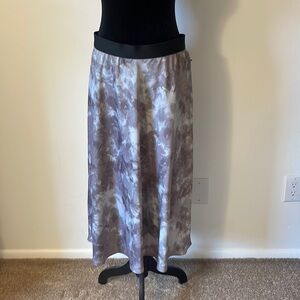 NWT Simply Vera Wang Lavender Tie-dye Skirt with Black Elastic Waistband